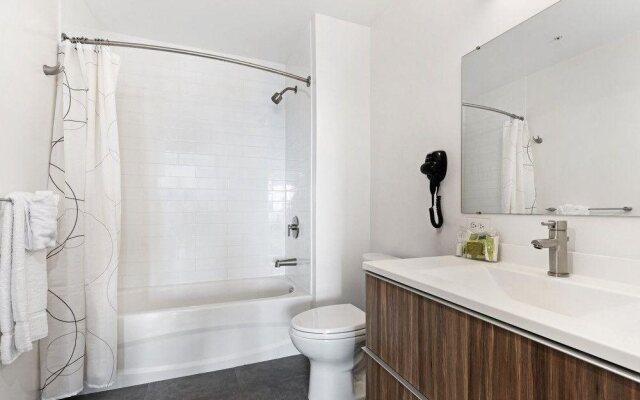 Global Luxury Suites at Summer Street