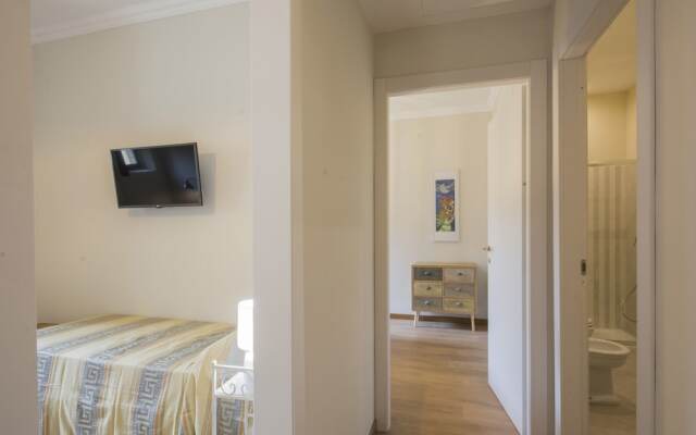 Iris Apartments by Mmega