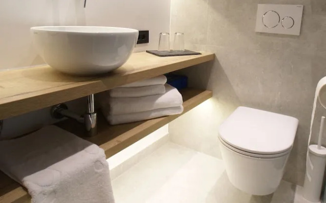 Fingerprint Tree Apartments 2