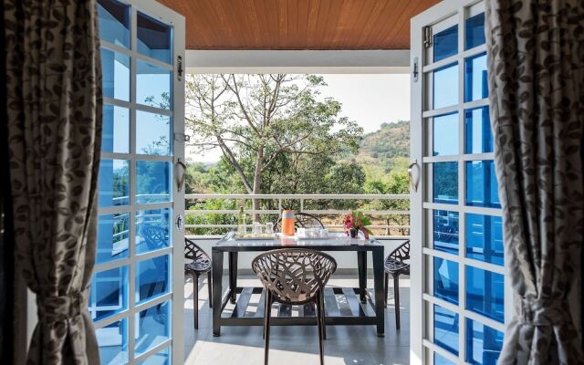 CosmicStays Ekantam - Mountain View Villa near Pune