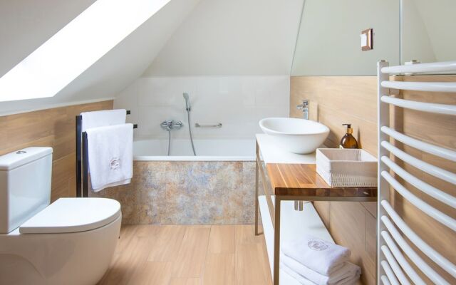 Hotel i Restauracja na Skarpie