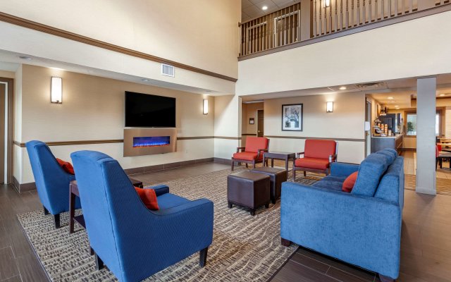 Comfort Inn & Suites Geneva - West Chicago