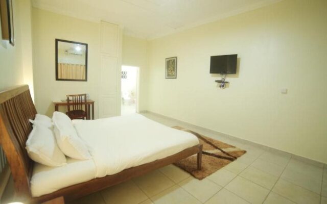 Entebbe Palm Hotel