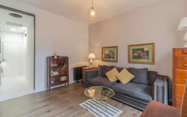 Bright & Compact One Bed Apartment in Malasaña