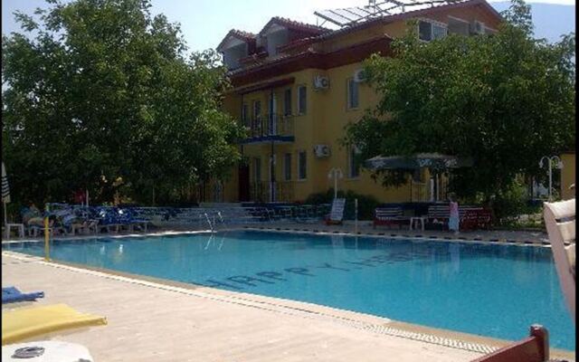 Happy Nur Hotel