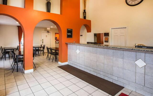 Rodeway Inn & Suites Carrollton