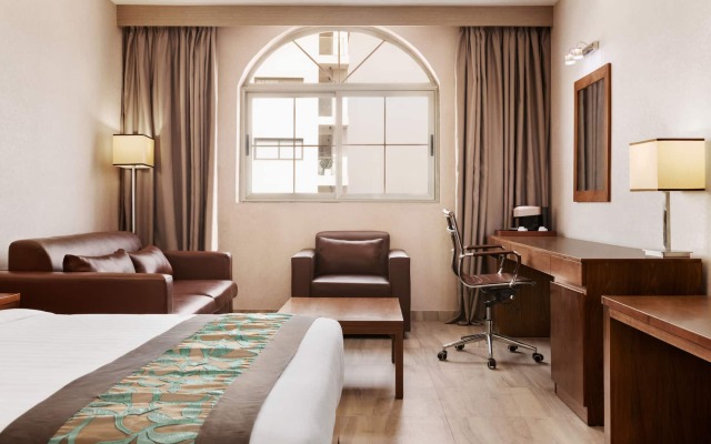 Days Hotel and Suites by Wyndham Dakar