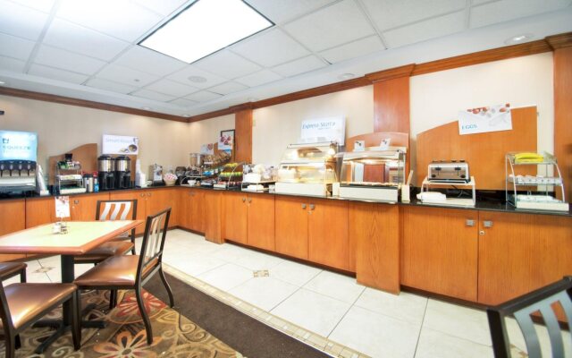 Four Points by Sheraton Fayetteville Fort Liberty