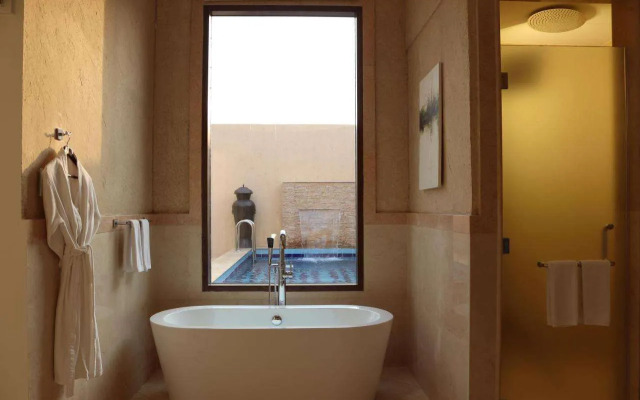 Western Hotel - Madinat Zayed