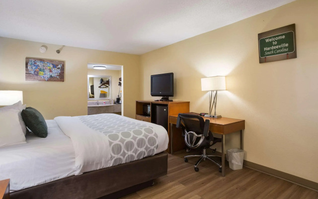 Econo Lodge Inn & Suites Hardeeville I-95