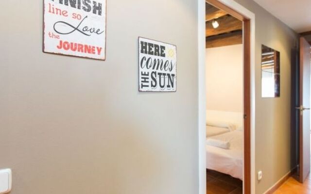 AinB Raval Hospital Apartments