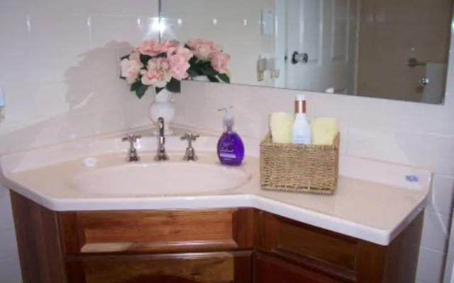 Cottage on Tottenham