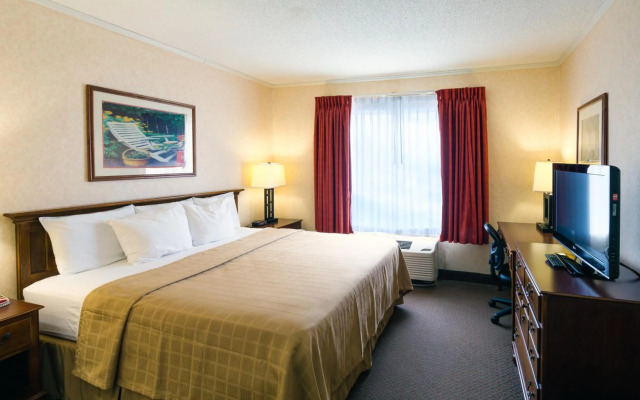 Coshocton Village Inn and Suites