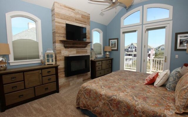 Mellow Yellow - 6 Br Home