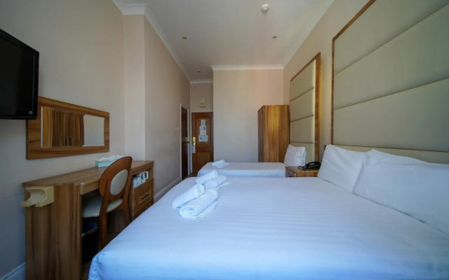 Royal Eagle Hotel