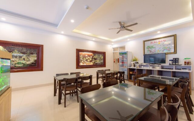 Luxury Airport Hotel & Spa