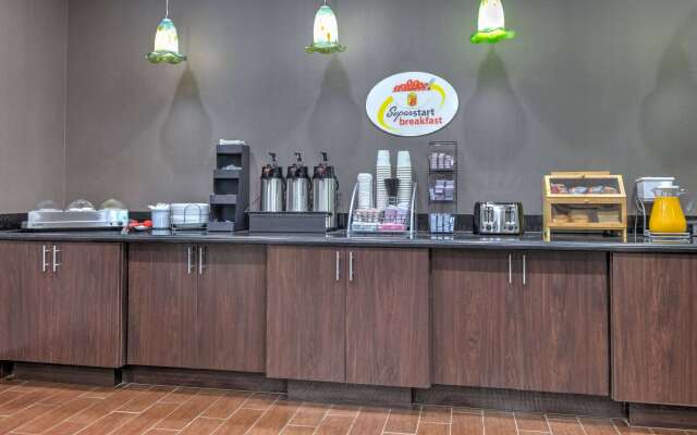 Super 8 by Wyndham Karnes City