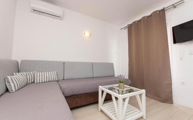 Anius Apartments