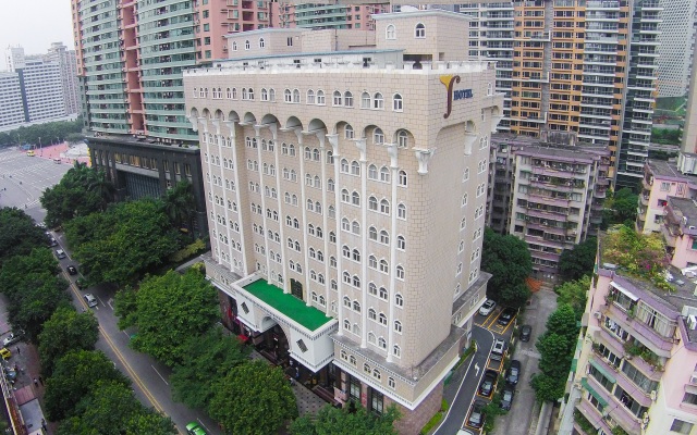 Grand Palace Hotel