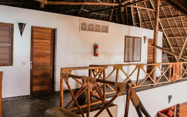 Raha Lodge