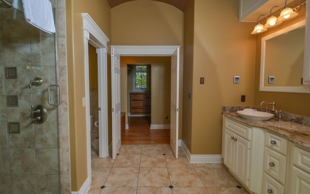 Champagne Taste 6 Bedroom House