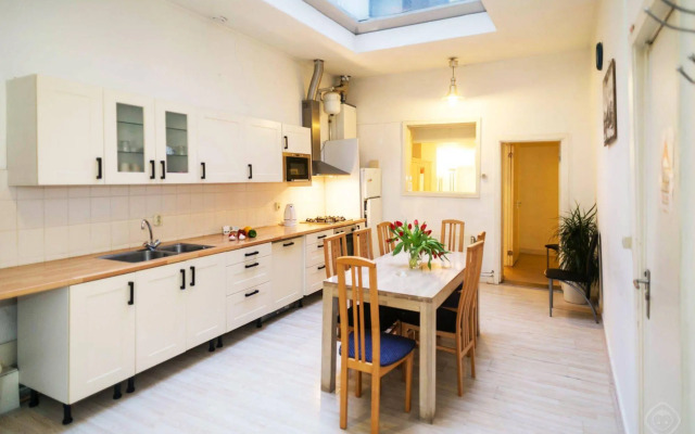 Prins Hendrik Apartments