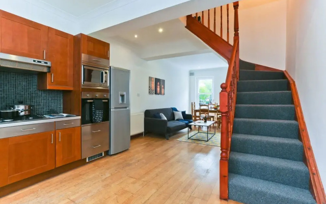 Platinum Apartments in Farringdon 9980