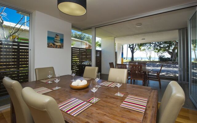 Maggies Beachfront Apt. 1