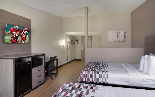 Red Roof Inn & Suites Brunswick I-95