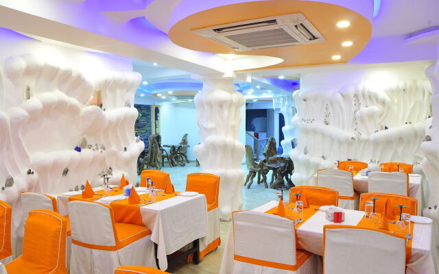 Royal Penguin Boutique Hotel & Spa