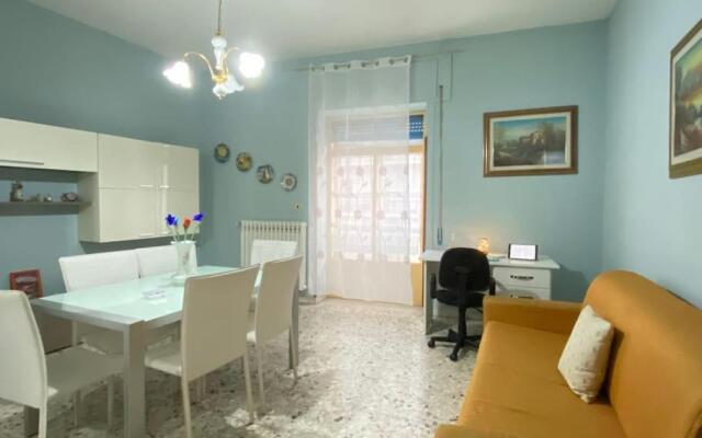Appartamento con due stanze, bagno e cucina
