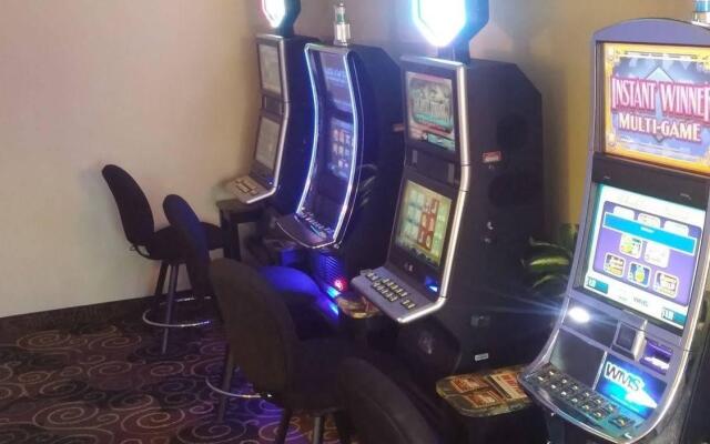 Cobblestone Hotel & Suites - Newton