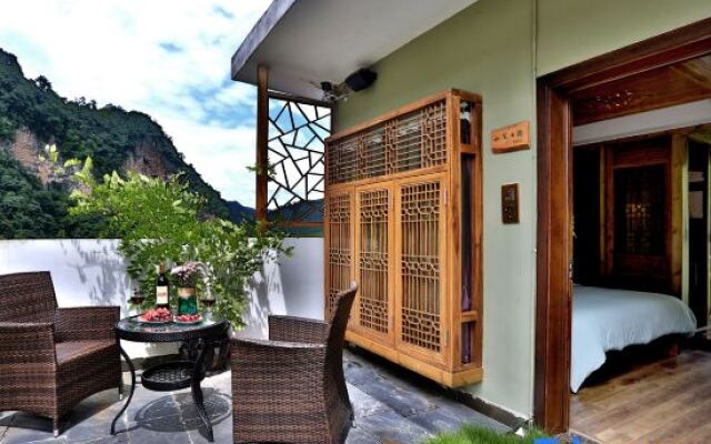 Floral Hotel·Yicheng Yijia Hotel(Dongda store of Zhangjiajie National Forest Park)