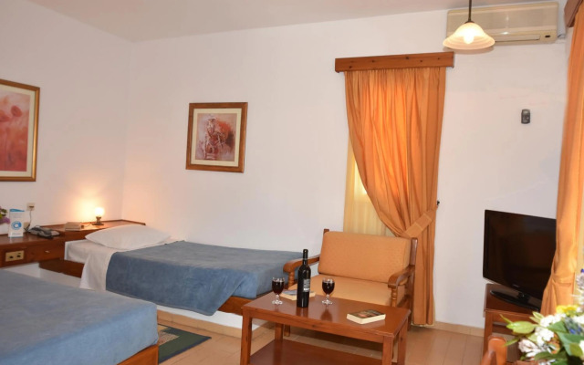 Delfinia Hotel & Bungalows