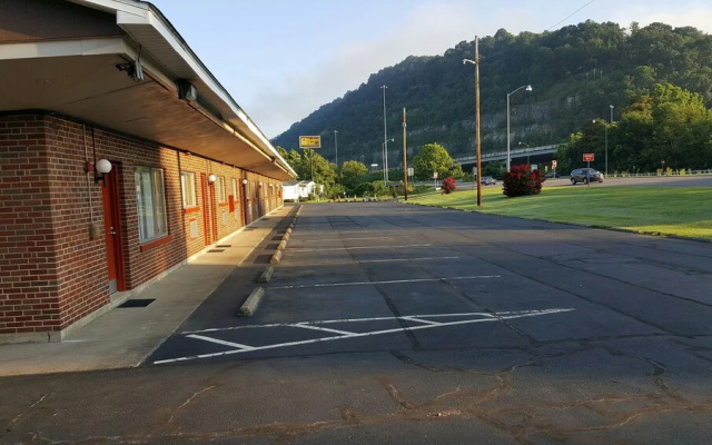 Budget Host Inn Charleston