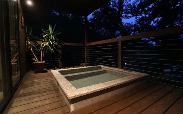 Bears Den Mountain Lodge