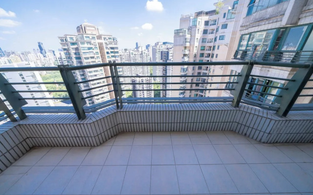 Tyms Elegant 4BR 2BA Apt in Xujiahui