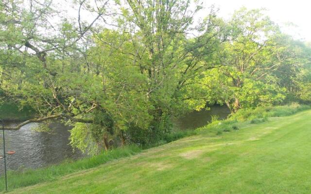 28 Riverside, Caer Beris Holiday Park