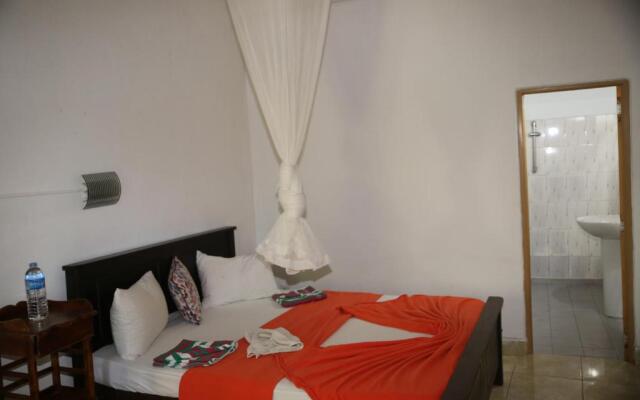 Senevi 9 Arch Homestay