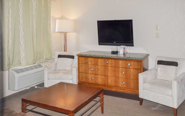 Bison Inn & Suites on University
