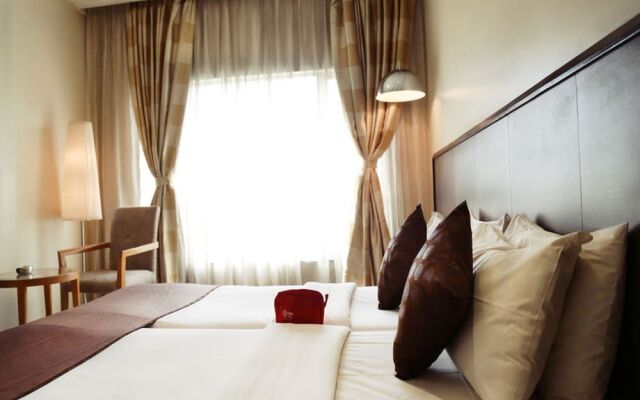 OYO 697 The Sirona Hotel