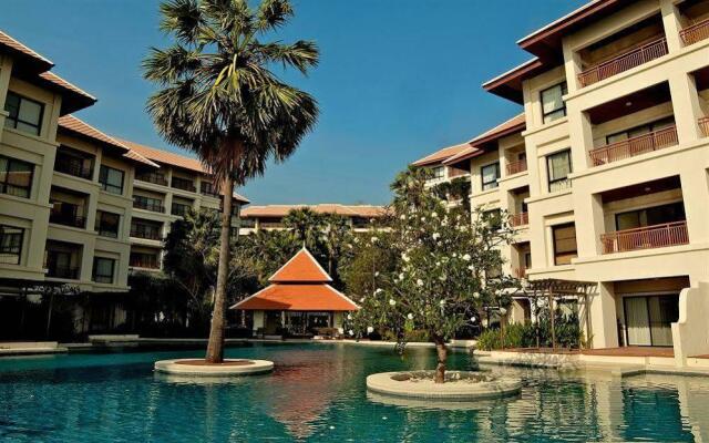 Santi Pura Residences