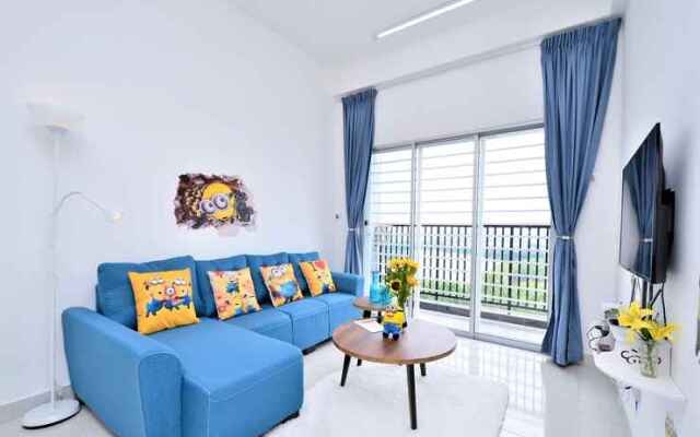 Minions Homestay_Near KLIA_WIFI + TV Box