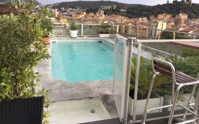 Stay in the heart of Nice
