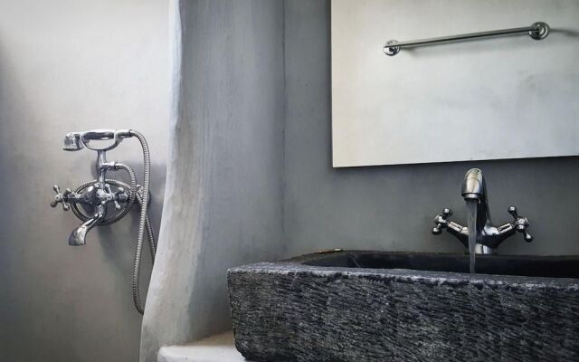 Avissalou Apartments