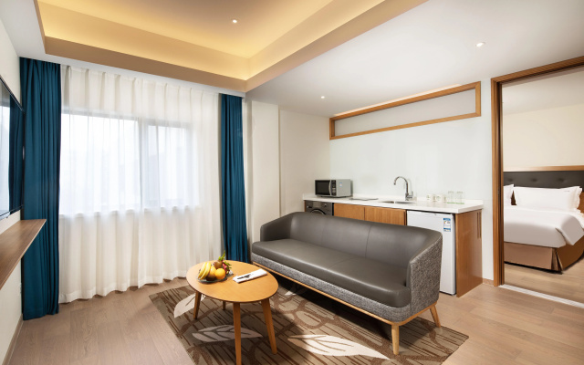 Holiday Inn Shanghai Hongqiao Central by IHG – Guest Rooms – Shanghai