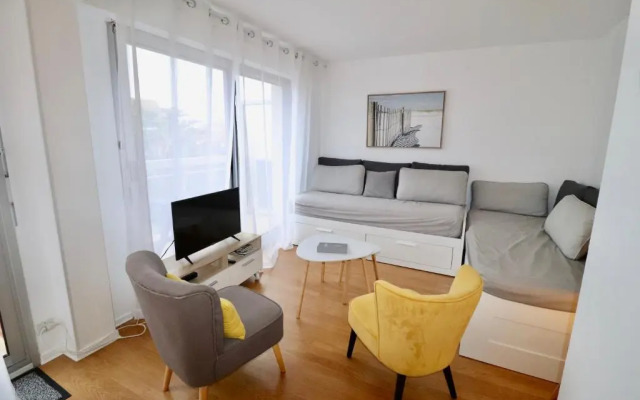 Joli studio hyper centre & plage, très lumineux!