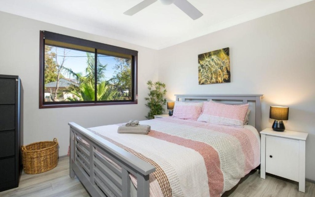 Sirius Retreat - Pet Friendly - 3 Mins Walk to St George Basin – Guest Rooms – Sanctuary Point