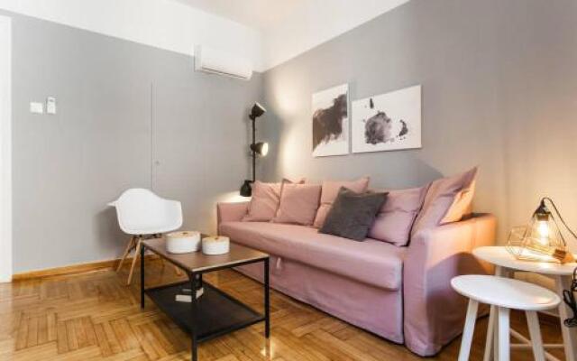 Chic and Cosy Flat in Plaka by UPSTREET
