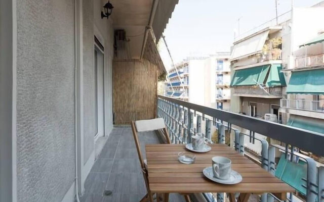 Central apt 3' to Metaksourgio station